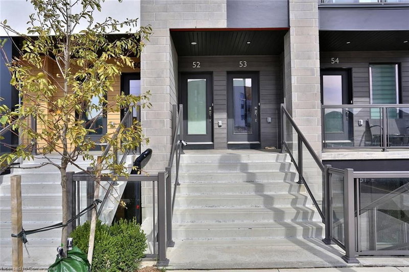 52 - 261 Woodbine Avenue