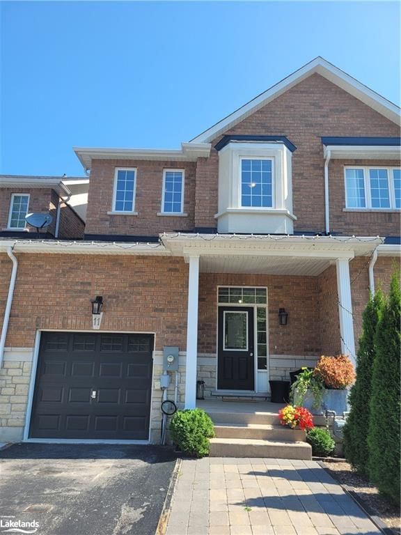 11 Farwell Avenue