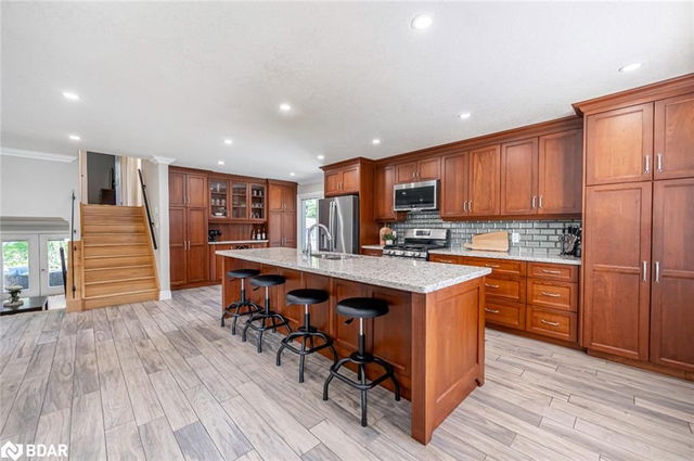 5 Glendale Avenue