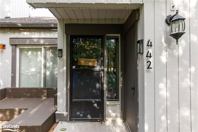 11 - 442 Oxbow Crescent