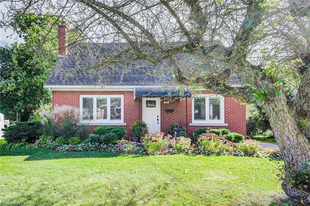 82 Cedar Crescent