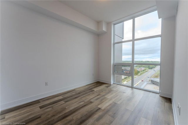 1212 - 470 Dundas Street