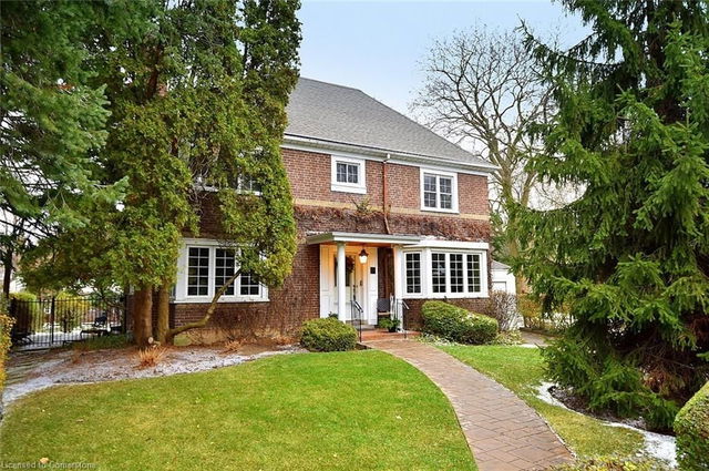 11 Forsyth Place