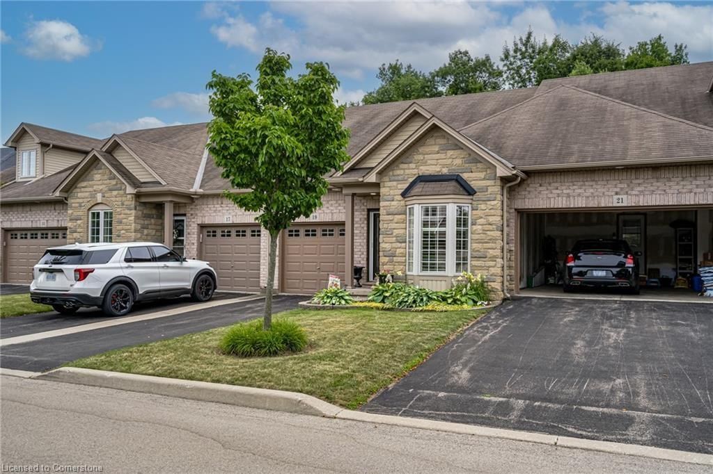 Row/Townhouse for sale at 19 Tallforest Trail, Glanbrook, Rural Glanbrook, L9B 0B7 - MLS: 40670973