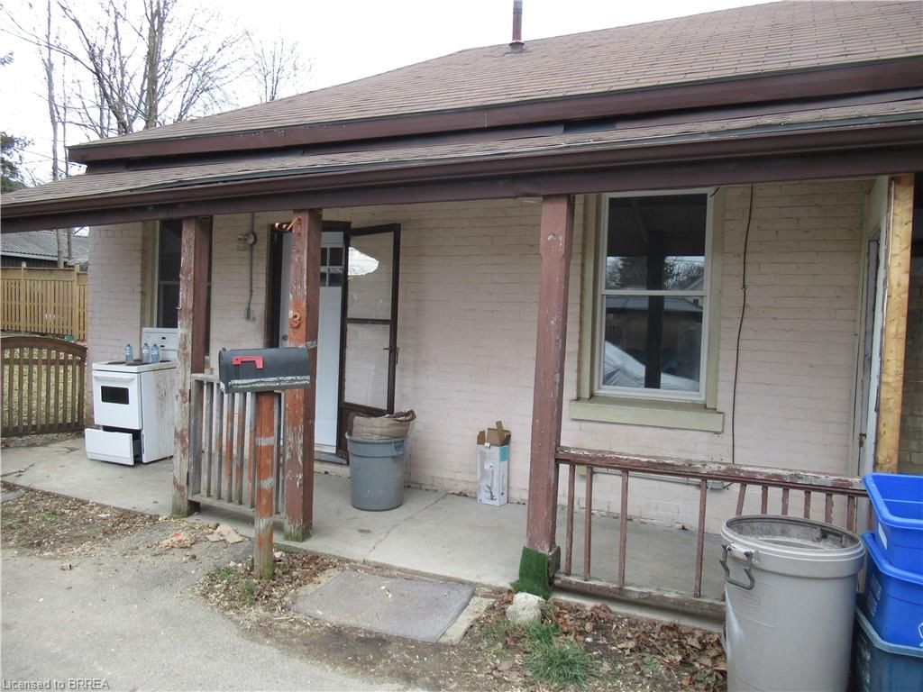 Single Family Residence sold at 81 East Avenue, Brantford, Victoria/Arthur, N3S 3L6 - MLS: 40672550