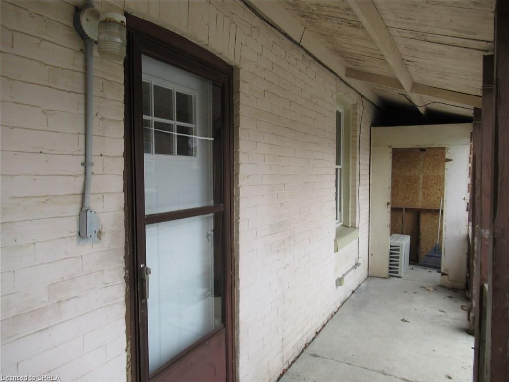 Single Family Residence sold at 81 East Avenue, Brantford, Victoria/Arthur, N3S 3L6 - MLS: 40672550
