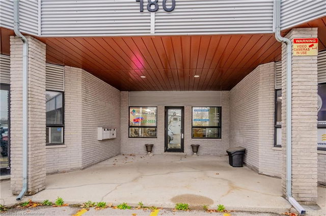 5 - 180 Shearson Crescent