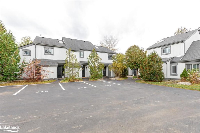 438 Oxbow Crescent