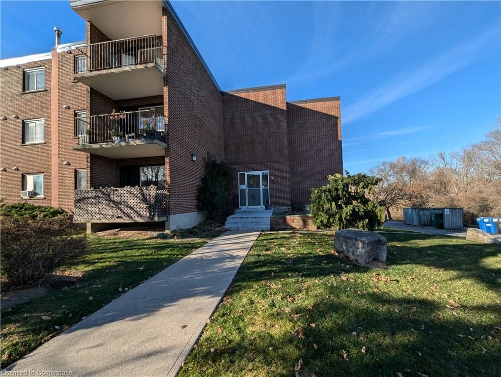 Condo/Apt Unit leased at 202-4 Avalon Place, Kitchener, Forest Hill, N2M 4N6 - MLS: 40675975