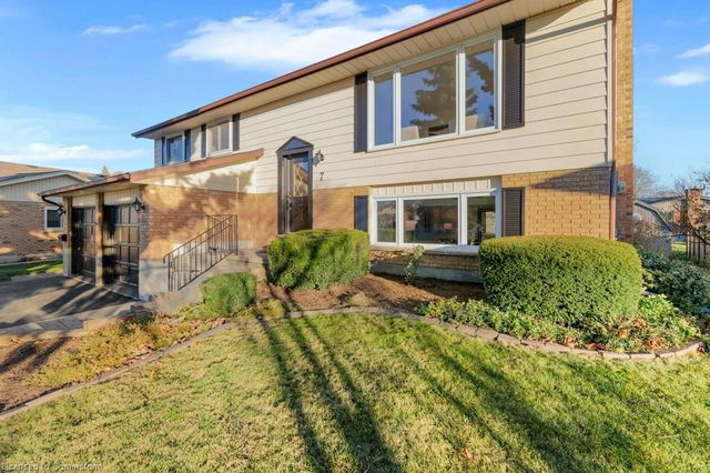 7 Phoebe Crescent