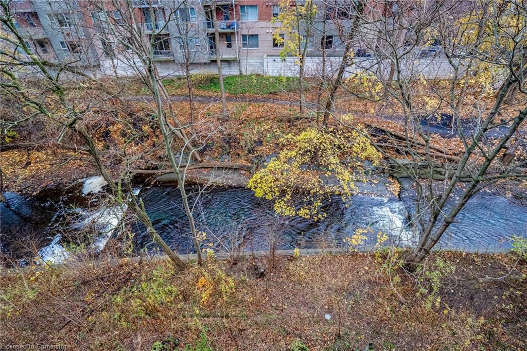 Condo/Apt Unit sold at 306-2000 Creekside Drive, Dundas, Governor, L9H 7S7 - MLS: 40679593