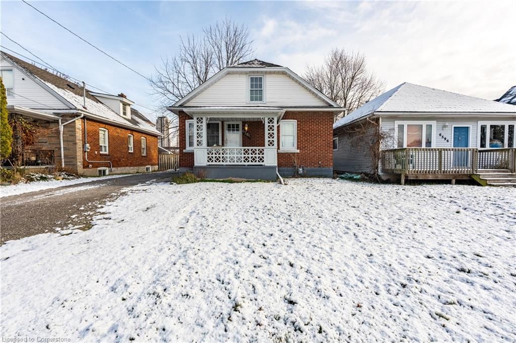 Single Family Residence for sale at 6584 Orchard Avenue, Niagara Falls, Dorchester, L2G 4H5 - MLS: 40684167