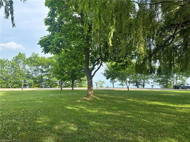 2823 Lakeshore Road
