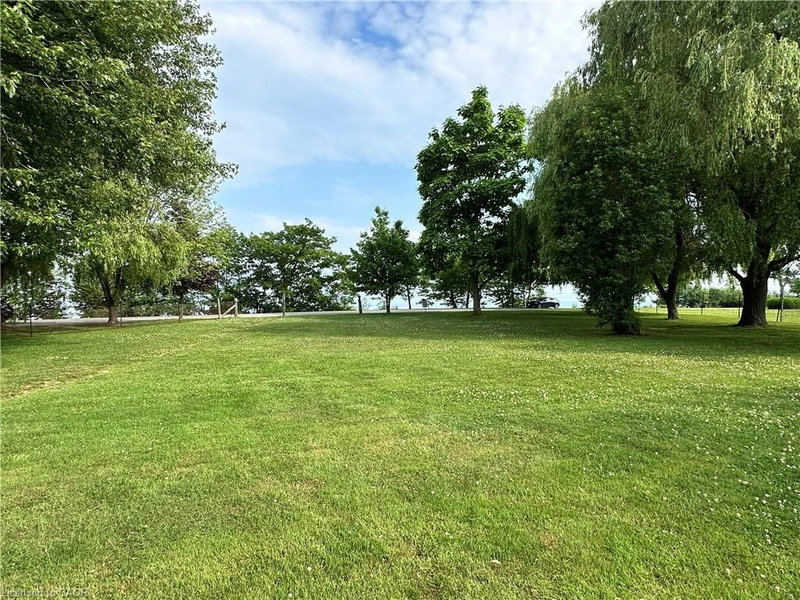 2823 Lakeshore Road