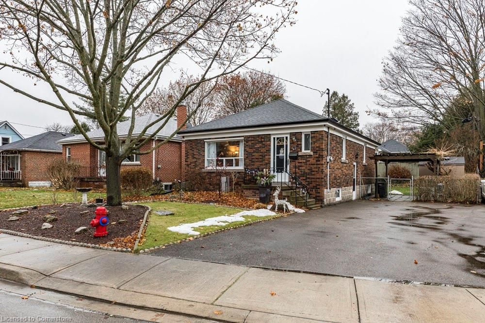 Single Family Residence sold at 41 Concord Avenue, Dundas, Coote, L9H 1R8 - MLS: 40684711