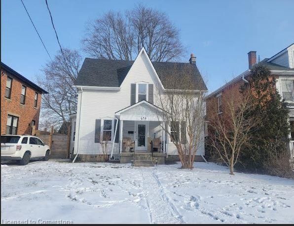 439 Alder St W Street