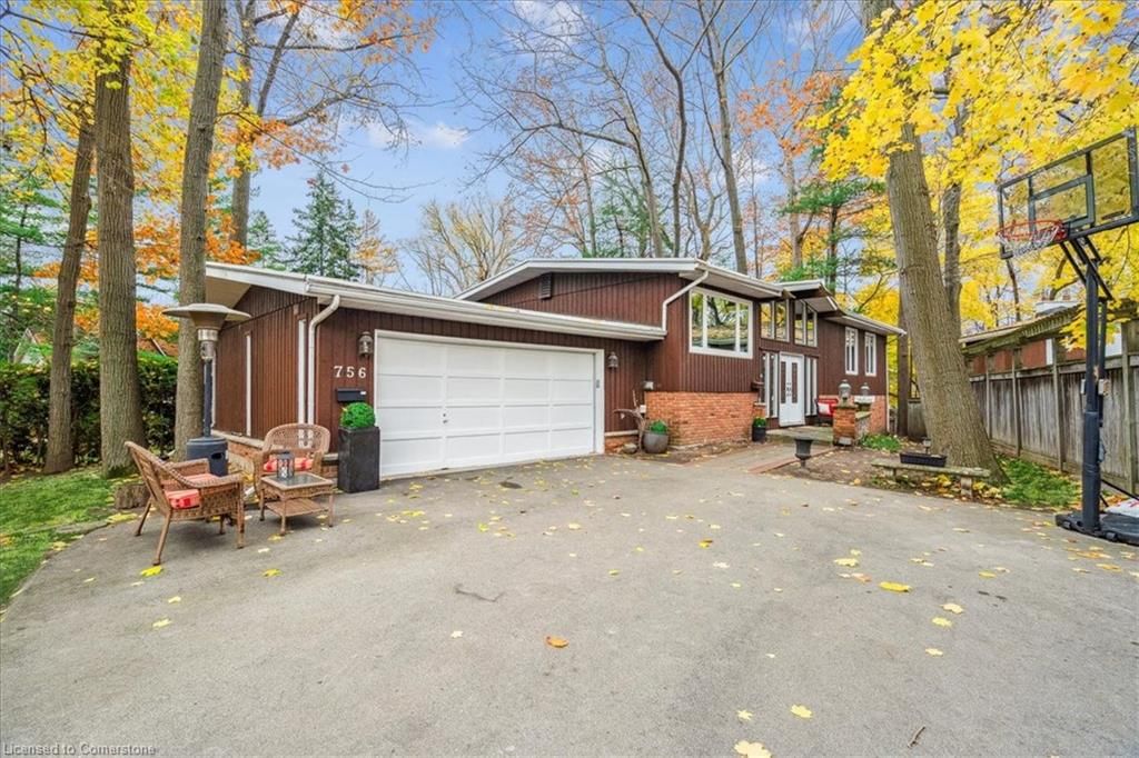 Single Family Residence for sale at 756 King Road, Burlington, Aldershot South, L7T 3K6 - MLS: 40686860