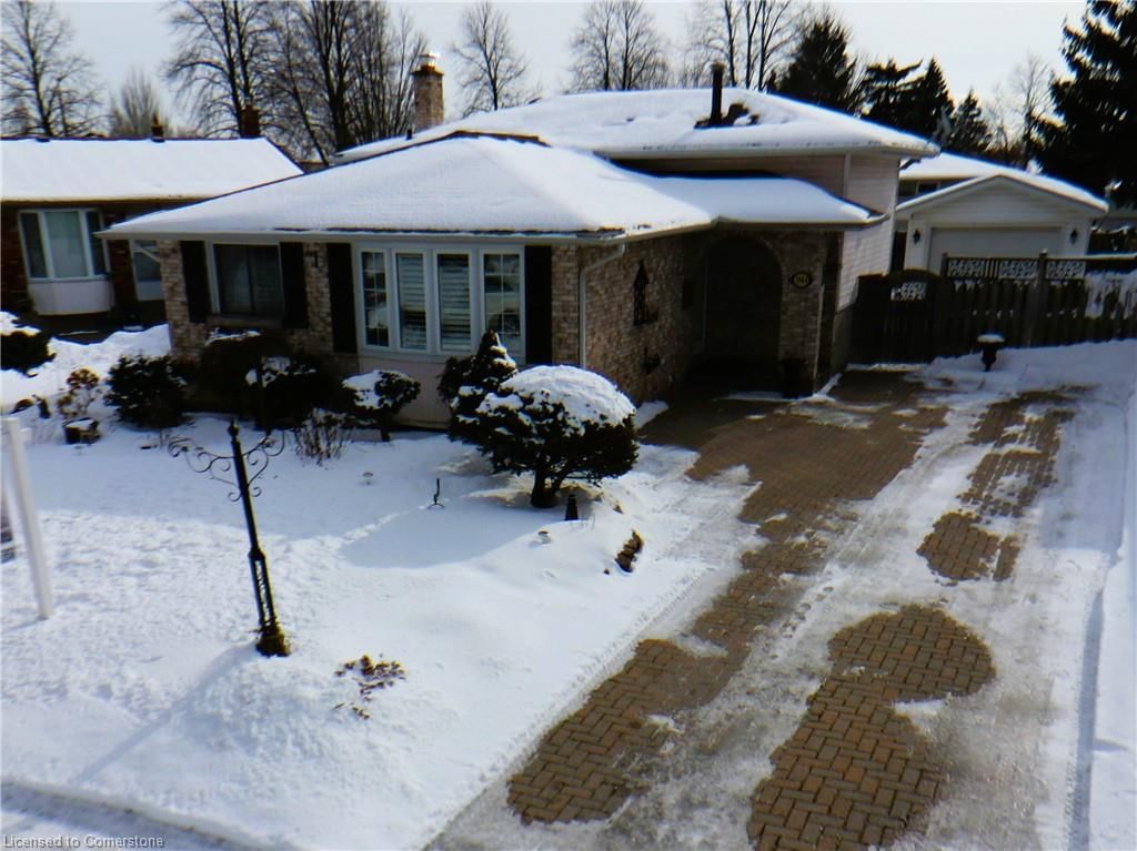 Single Family Residence for sale at 7984 Michael Street, Niagara Falls, Ascot, L2H 2B7 - MLS: 40687882