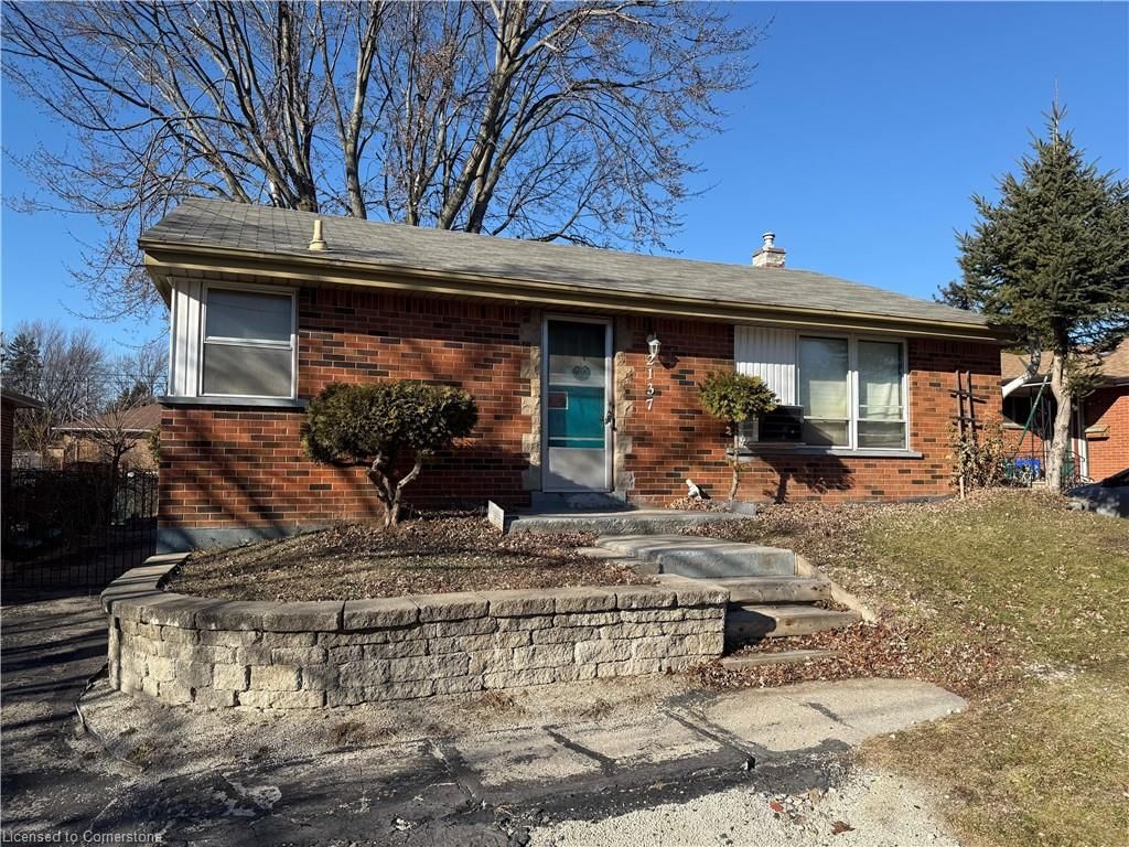 Single Family Residence sold at 2137 Mount Forest Drive, Burlington, Rural Halton Hills, L7P 1H6 - MLS: 40688199