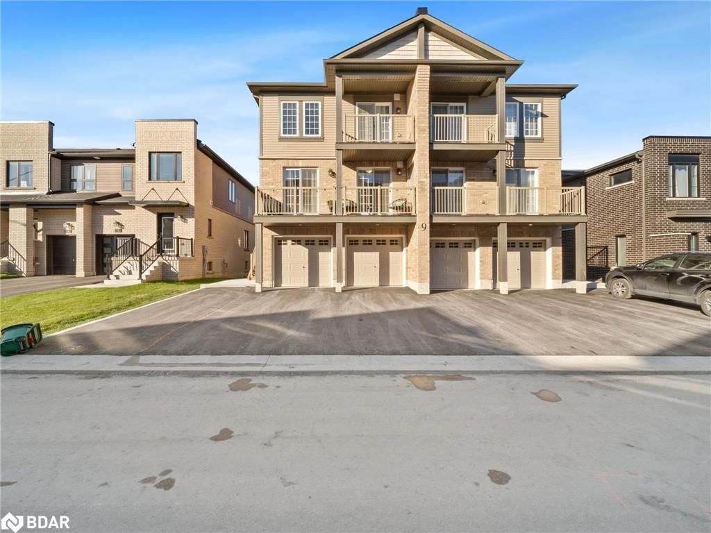 Condo/Apt Unit sold at 9 Hay Lane, Barrie, Innishore, L9J 0C2 - MLS: 40688314