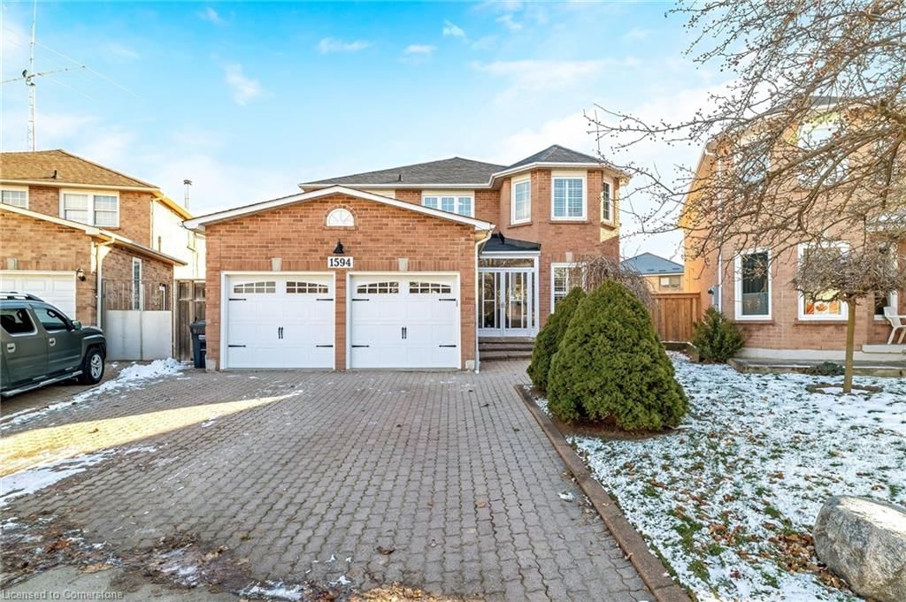 Single Family Residence sold at 1594 Stillriver Crescent, Mississauga, East Credit, L5M 3X1 - MLS: 40688593