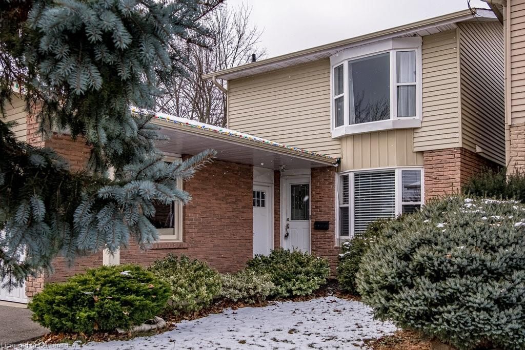 Single Family Residence sold at 2233 Middlesmoor Crescent, Burlington, Brant Hills, L7P 3X2 - MLS: 40688599