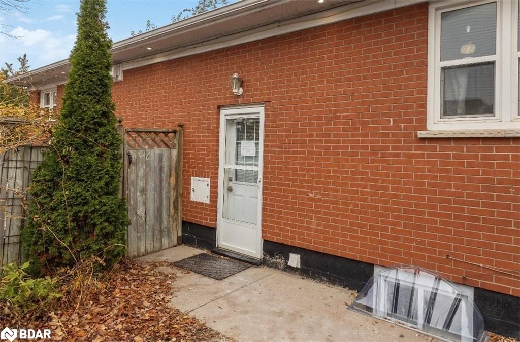 Single Family Residence for lease at LOWER-154 Cook Street, Barrie, East, L4M 4G9 - MLS: 40688997