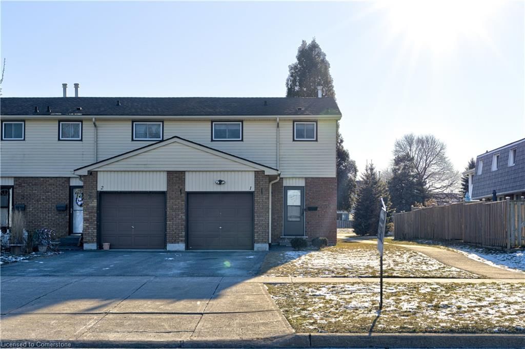 Row/Townhouse for sale at 1-1350 Limeridge Road, Hamilton, Trenholme, L8W 1L6 - MLS: 40689315