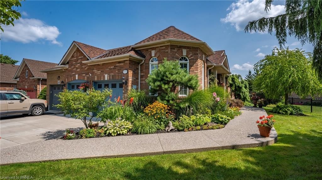 Single Family Residence for sale at 137 Thoroughbred Boulevard, Ancaster, Meadowlands, L9K 1N2 - MLS: 40689330