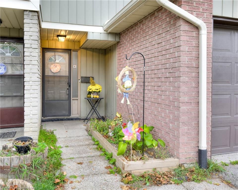 Row/Townhouse sold at 46-51 Paulander Drive, Kitchener, Victoria Hills, N2M 5E5 - MLS: 40689349