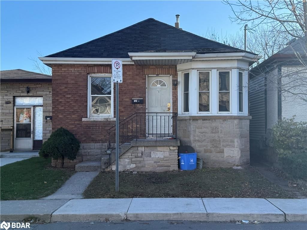 Single Family Residence for sale at 164 London Street, Hamilton, Crown Point, L8H 4B8 - MLS: 40689368