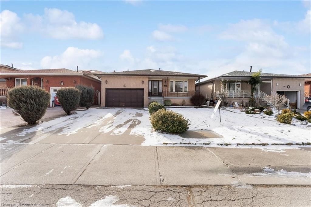 Single Family Residence for sale at 17 Colgate Court, Hamilton, Gilbert, L9C 6Z6 - MLS: 40689425