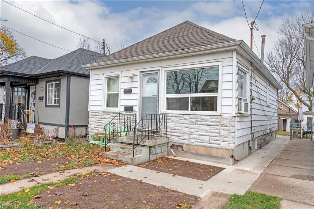 Single Family Residence for sale at 289 Roxborough Avenue, Hamilton, Crown Point, L8H 1P9 - MLS: 40689519