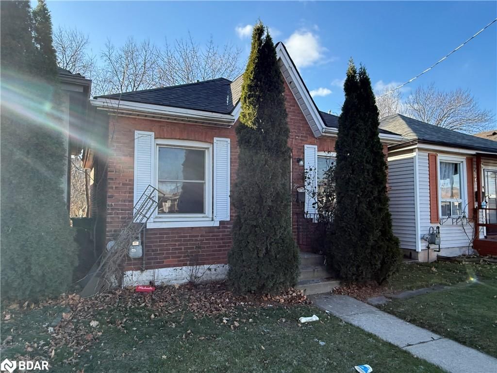 Single Family Residence for sale at 28 Harrison Avenue, Hamilton, Homeside, L8H 2Z7 - MLS: 40689627