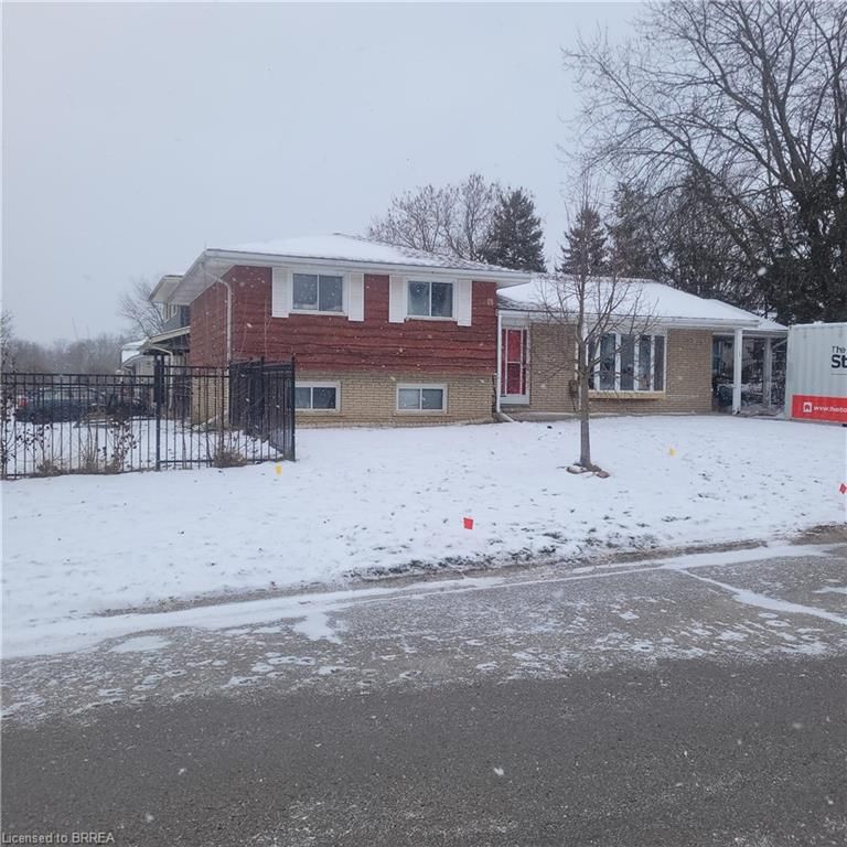 Single Family Residence sold at 1 Treelawn Terrace, Brantford, Brier Park, N3R 3P5 - MLS: 40689851