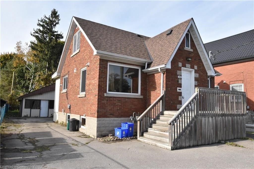 Single Family Residence for lease at 238 Lowther Street, Cambridge, Preston North, N3H 1Y1 - MLS: 40690057