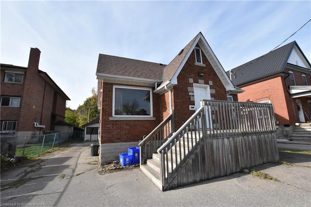 Single Family Residence for lease at 238 Lowther Street, Cambridge, Preston North, N3H 1Y1 - MLS: 40690057