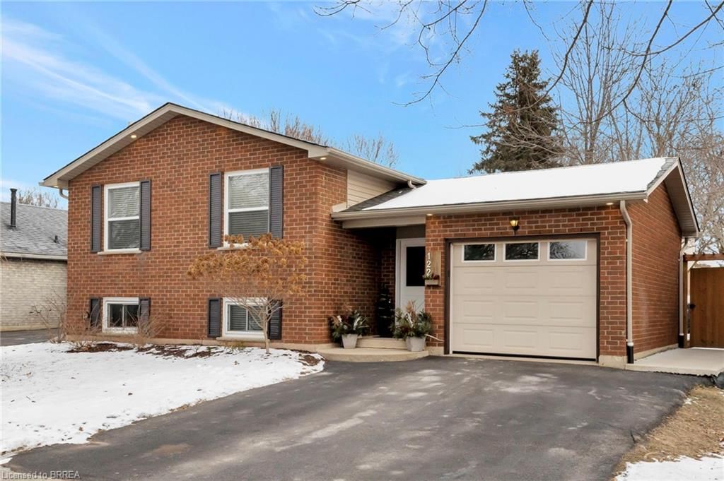 Single Family Residence for sale at 122 Gillin Road, Brantford, Brantwood Park, N3P 1X5 - MLS: 40690310