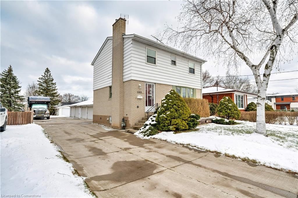 Single Family Residence for sale at 1353 Fisher Avenue, Burlington, Mountainside, L7P 2L7 - MLS: 40690318