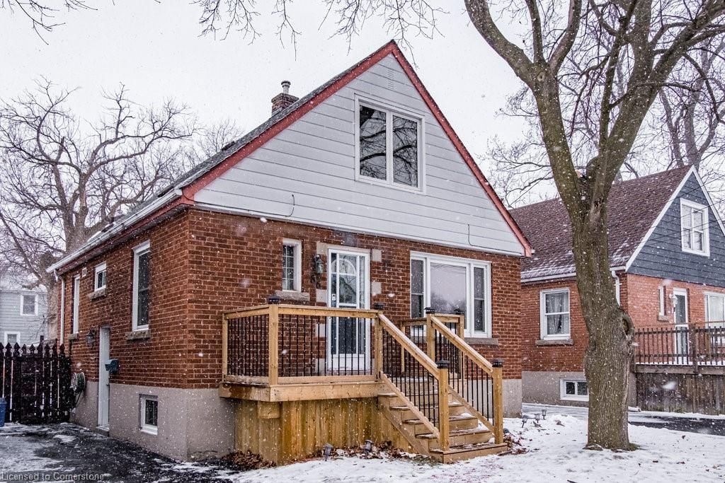 Single Family Residence for sale at 86 East 27th Street, Hamilton, Eastmount, L8V 3G1 - MLS: 40690326