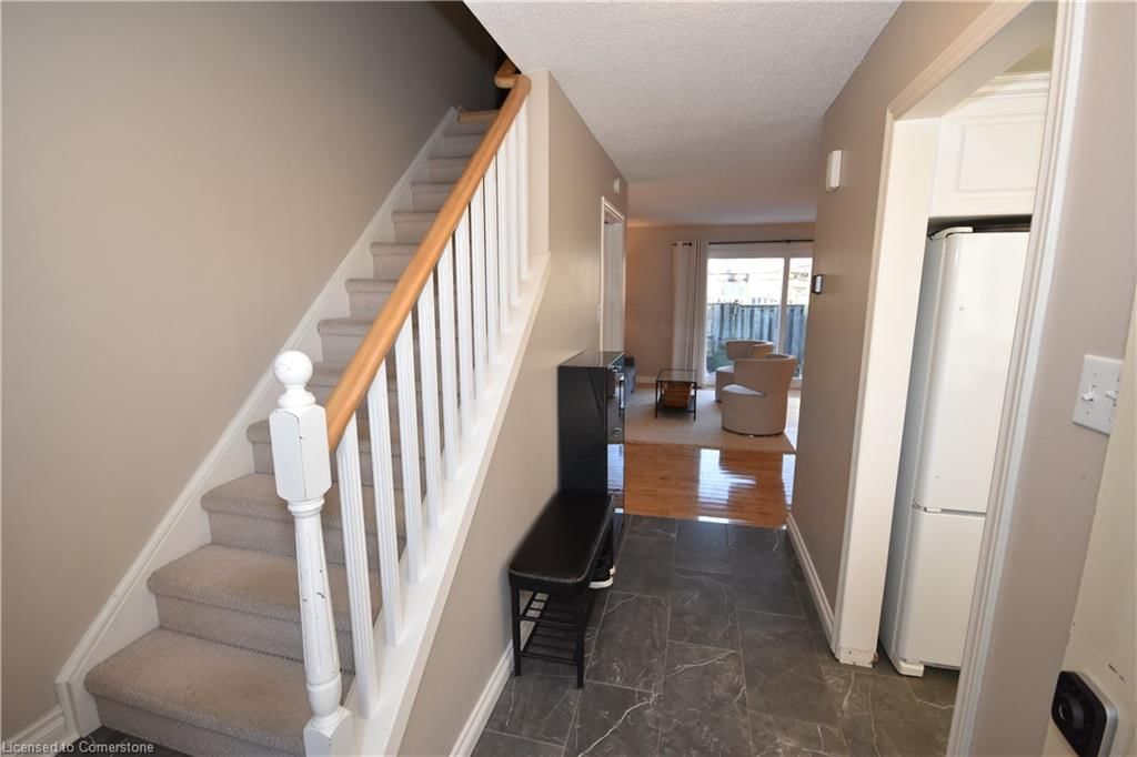 Row/Townhouse for lease at 43-98 Falconer Drive, Mississauga, Streetsville, L5N 1Y2 - MLS: 40690559