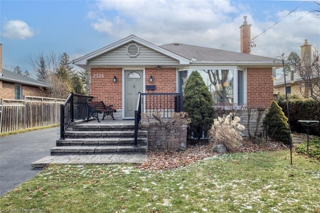 Single Family Residence for sale at 2326 Redfern Road, Burlington, Central, L7R 1X3 - MLS: 40690652