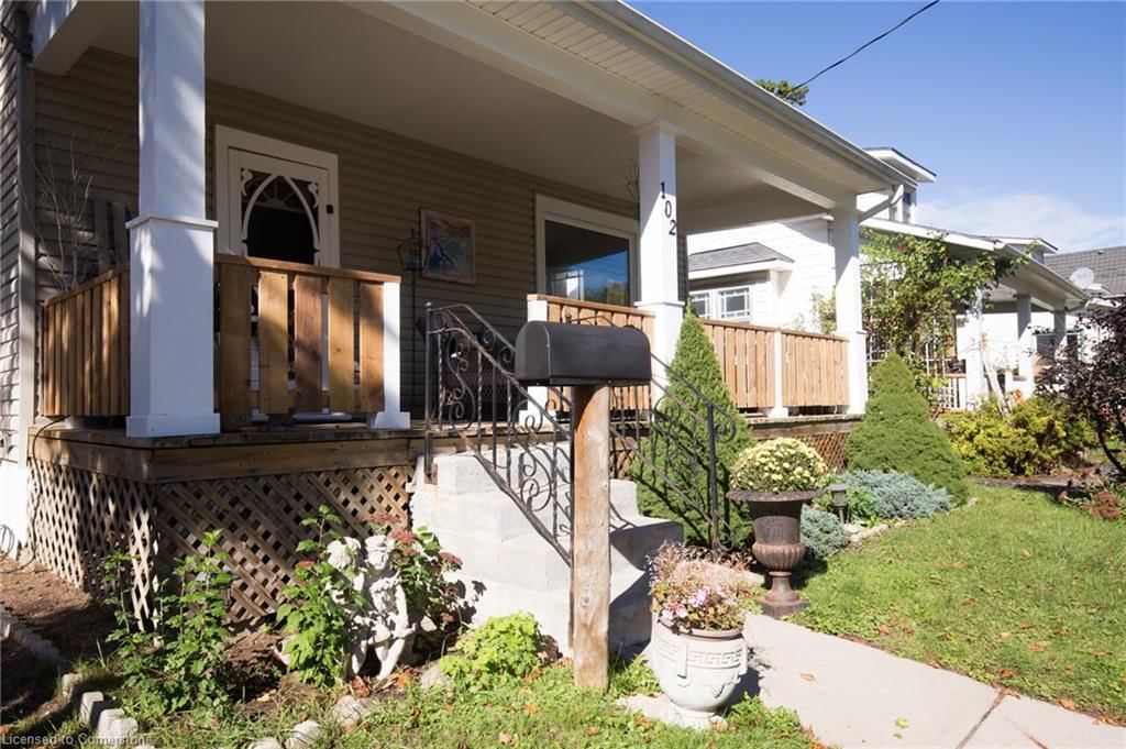 Single Family Residence sold at 102 Brook Street, Simcoe, Town of Simcoe, N3Y 3G5 - MLS: 40690729