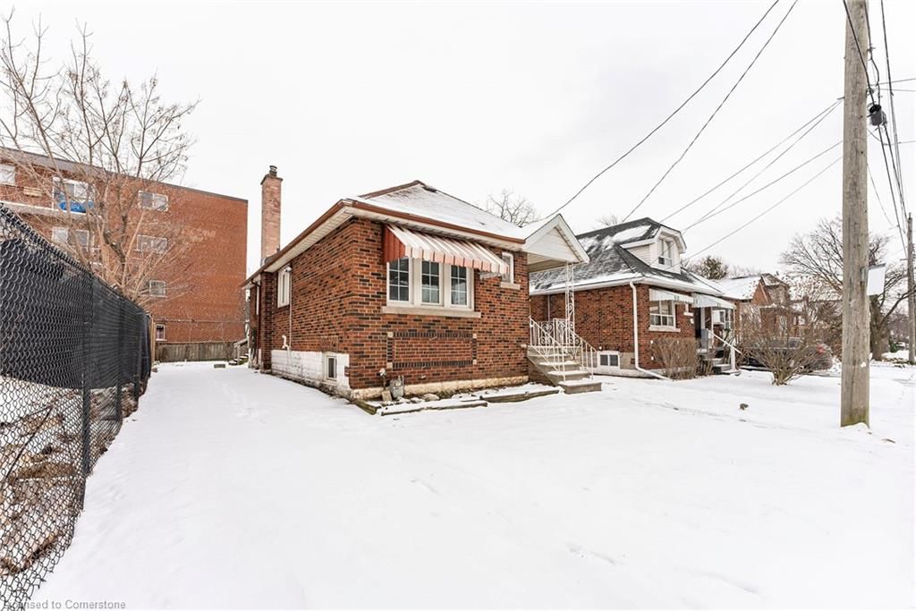 Single Family Residence for sale at 15 East 12th Street, Hamilton, Concession, L9A 3X2 - MLS: 40690741