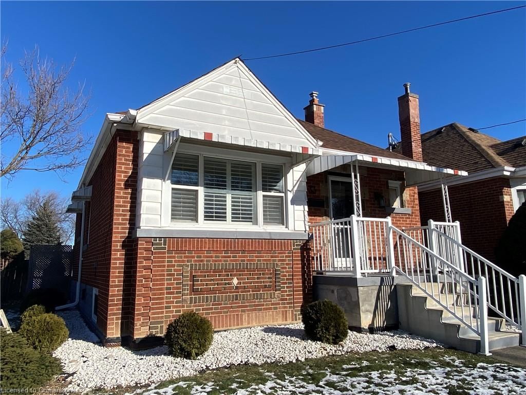 Single Family Residence for sale at 33 Brucedale Avenue, Hamilton, Centremount, L9A 1N1 - MLS: 40690829