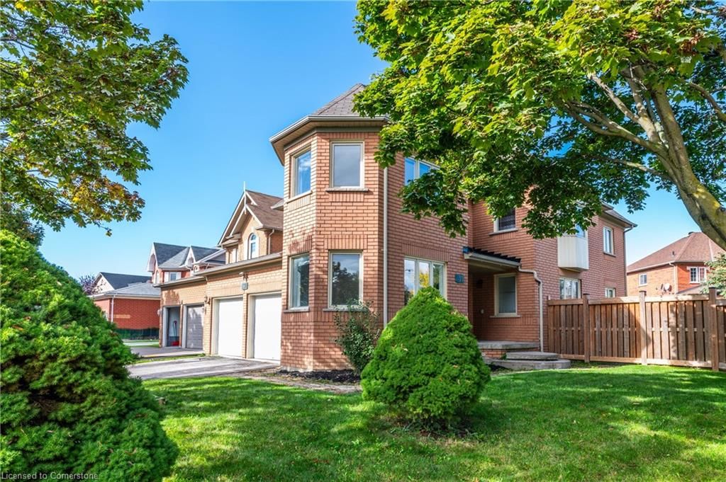 Single Family Residence for sale at 139 Shady Pine Circle, Brampton, Sandringham-Wellington, L6R 1N6 - MLS: 40690900