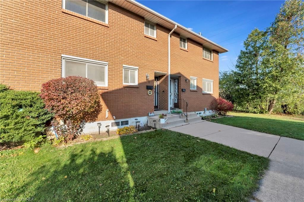 Row/Townhouse for sale at 5-161 Berkindale Drive, Hamilton, Riverdale, L8E 1M6 - MLS: 40690938