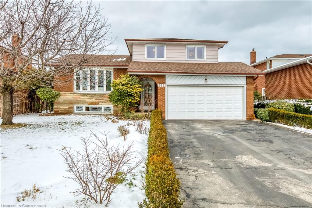 Single Family Residence for sale at 325 Ulric Crescent, Oakville, OO Old Oakville, L6K 3R3 - MLS: 40691105