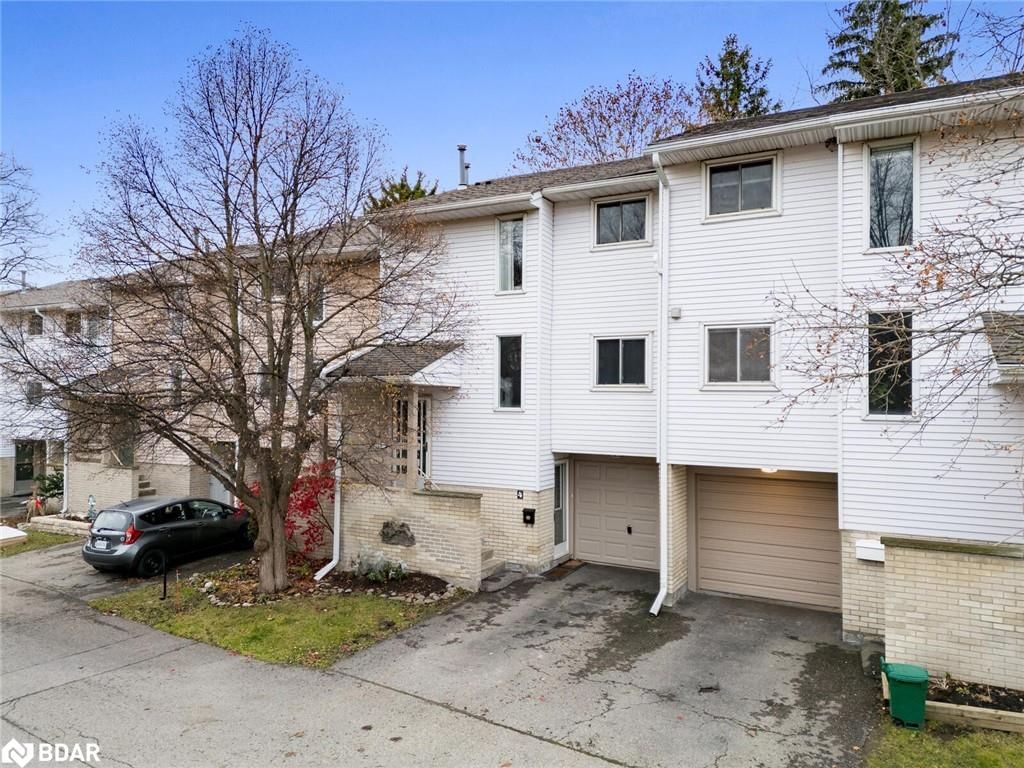 Row/Townhouse for sale at 4 Lynden Circle, Georgetown, GE Georgetown, L7G 4Y8 - MLS: 40691327