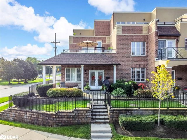 27 White Oaks Road